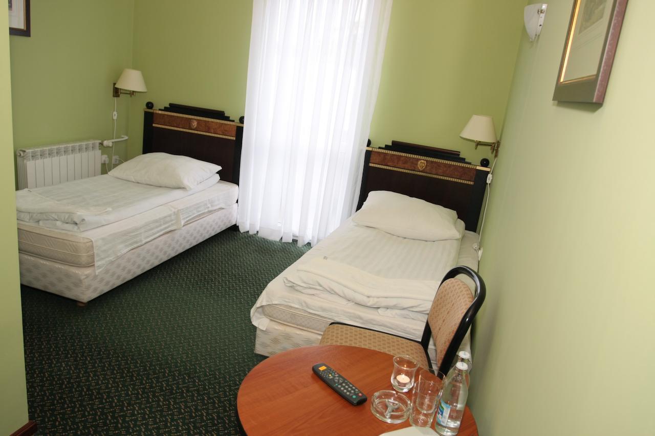 Amazonka Otel Zawada Pilicka Dış mekan fotoğraf